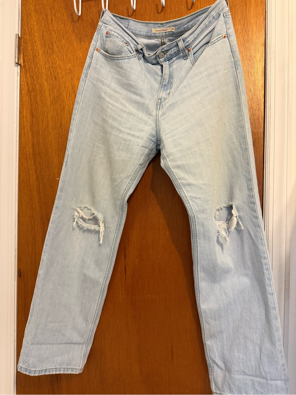 Light Wash Distressed Women’s Jeans - Casual Straight Fit